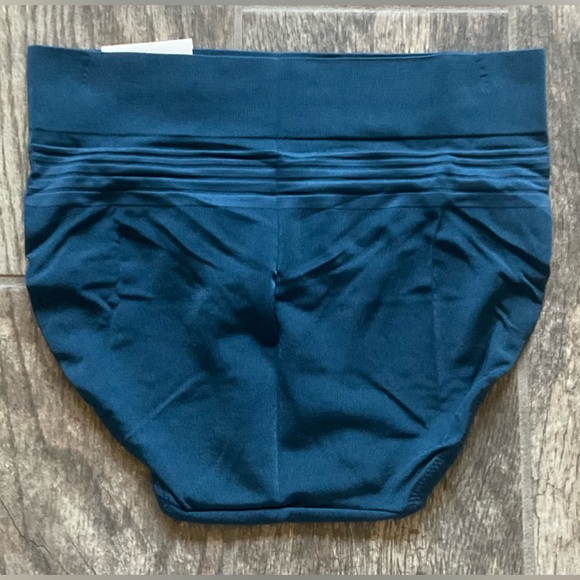 NWT Warner’s All You Need Microfiber Seamless Hi Cut Panties Size S/5 Teal. - Picture 2 of 2